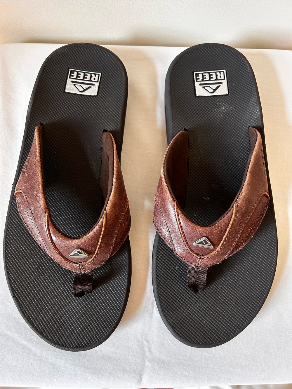 Reef sandals - Picture 2 of 3